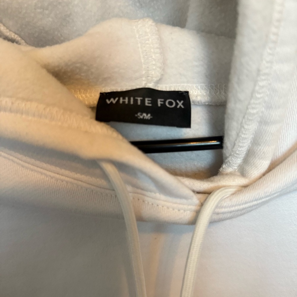 White Fox Boutique Ombré Hoodie S/M - Picture 2 of 3